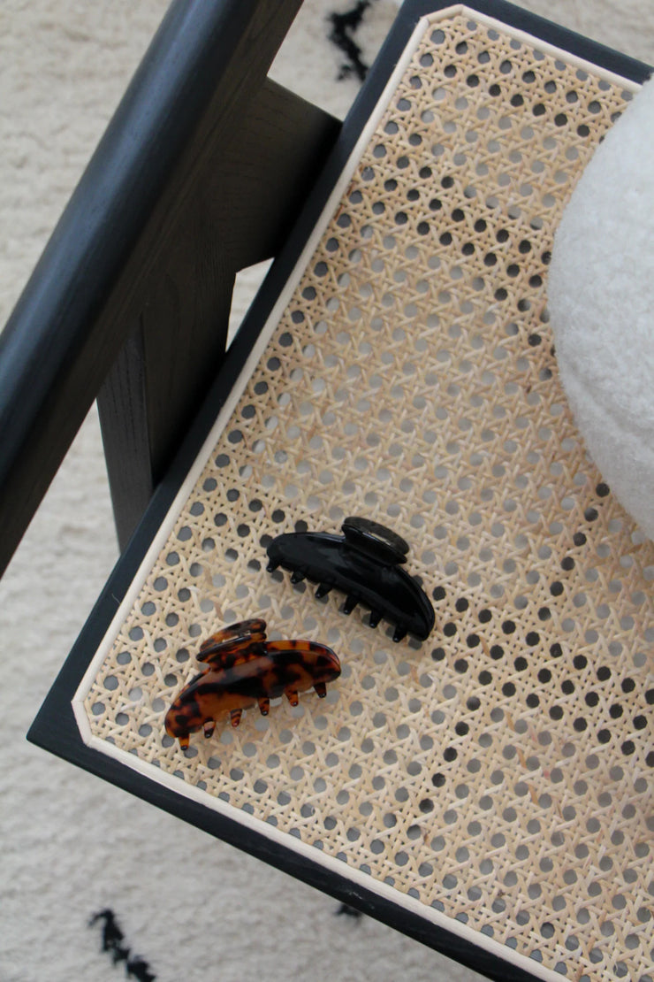 Tortoise and black hair claw clips. Hair claw clips by Siena Vida, are plastic-free and made of eco-friendly Cellulose Acetate which originates from wood pulp grown in sustainably managed forests.